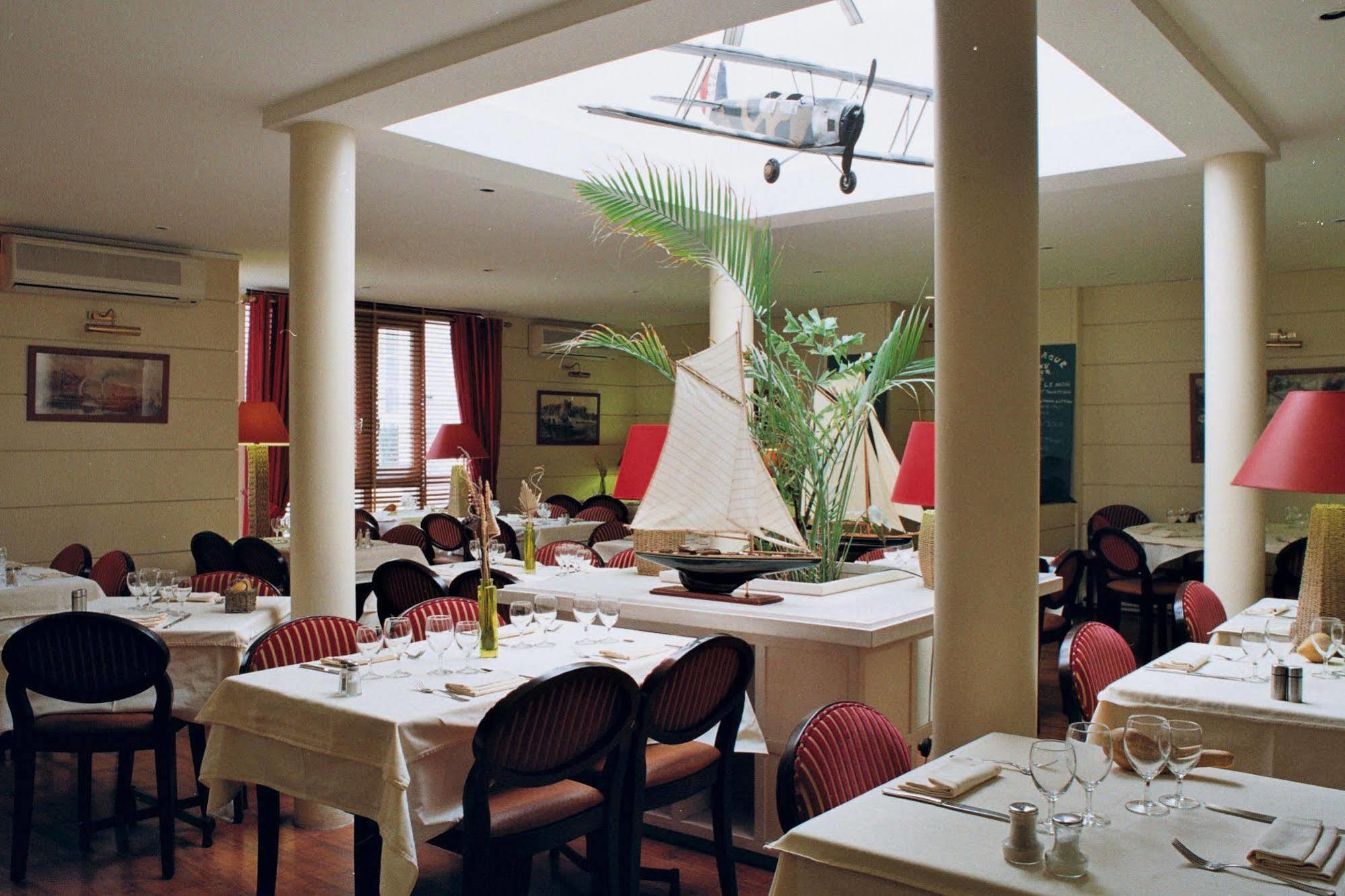 Logis Hotel Restaurant Le Monarque Blois Exterior photo